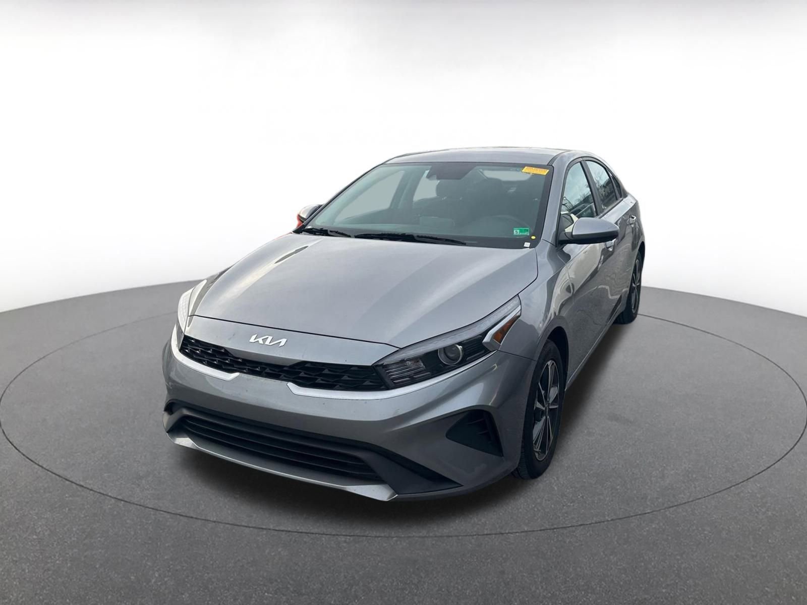 Thumbnail: 2023 Kia Forte - 3
