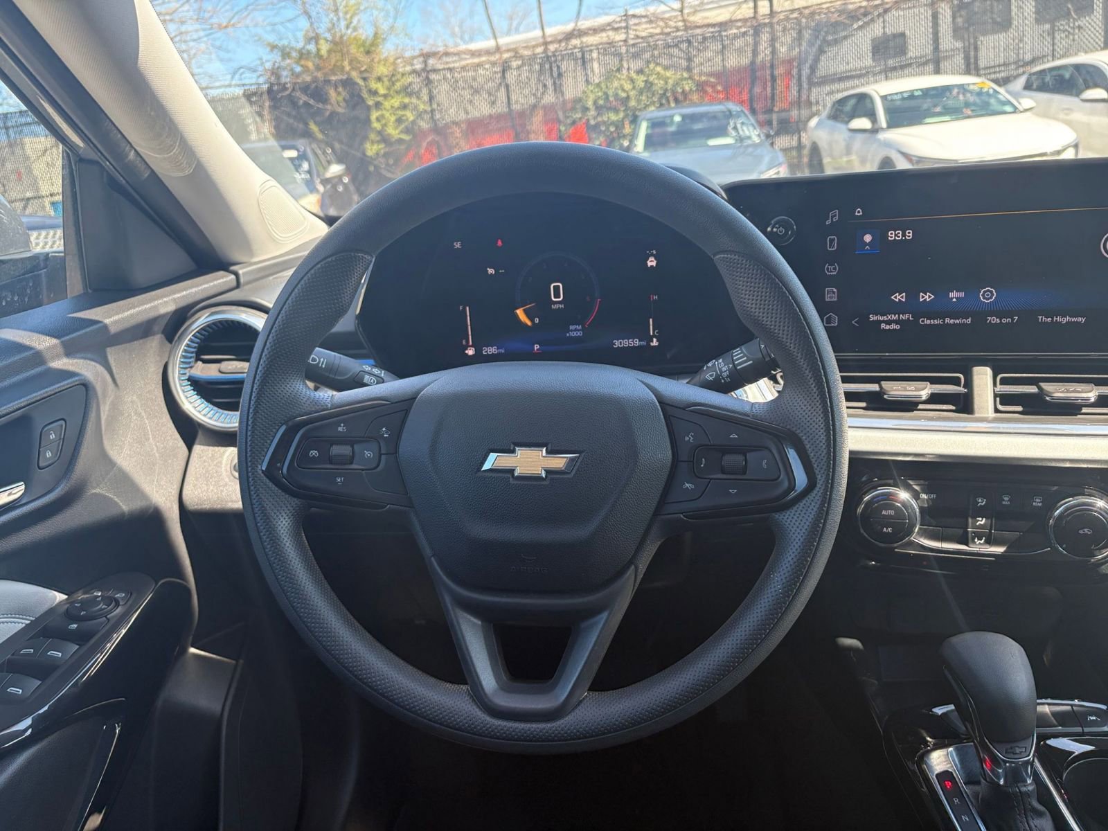 Thumbnail: 2025 Chevrolet Trax - 25