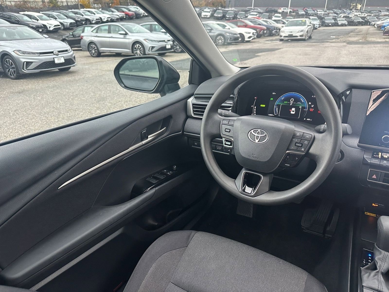 Thumbnail: 2025 Toyota Camry - 33