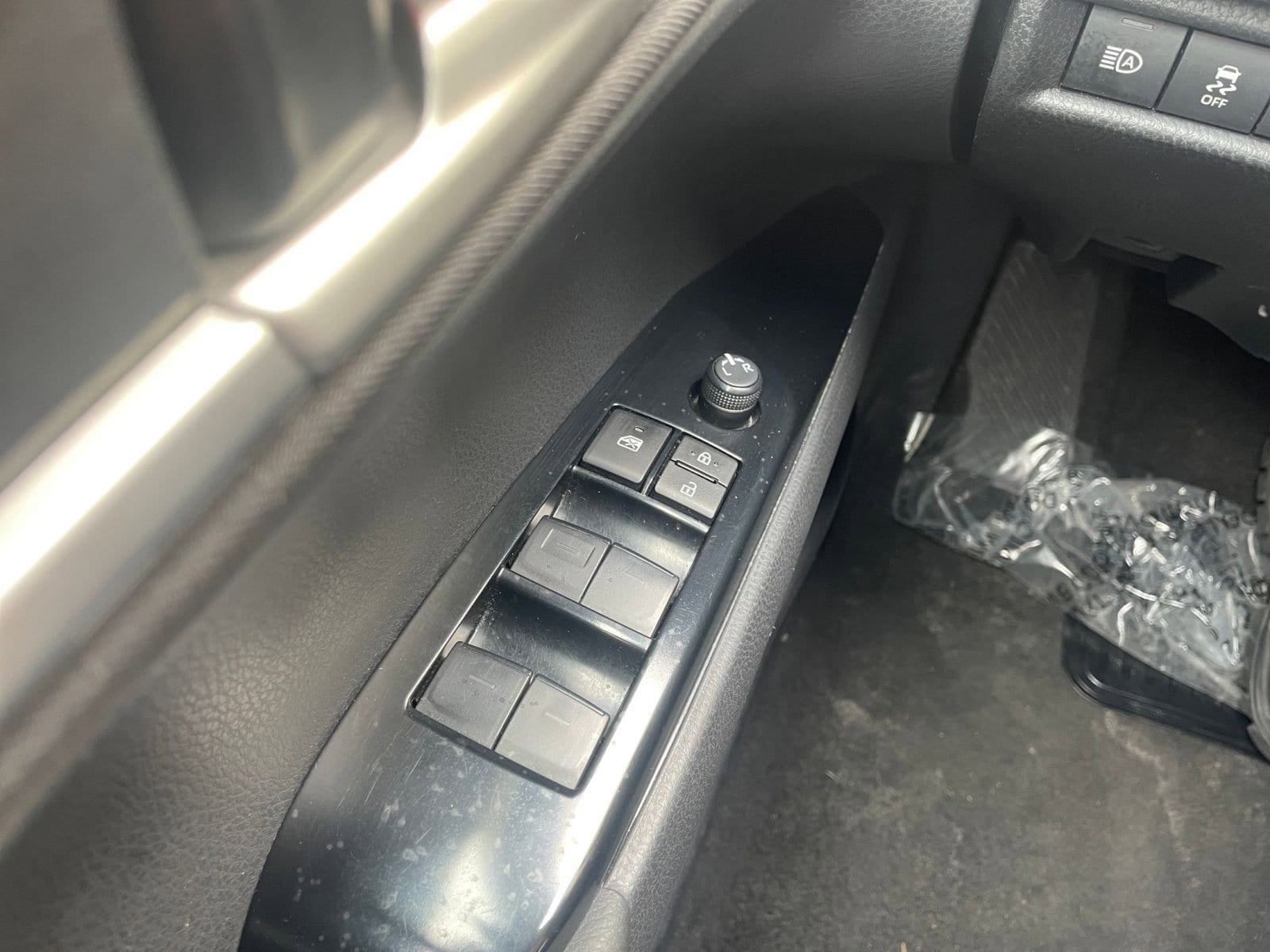 Thumbnail: 2025 Toyota Camry - 18