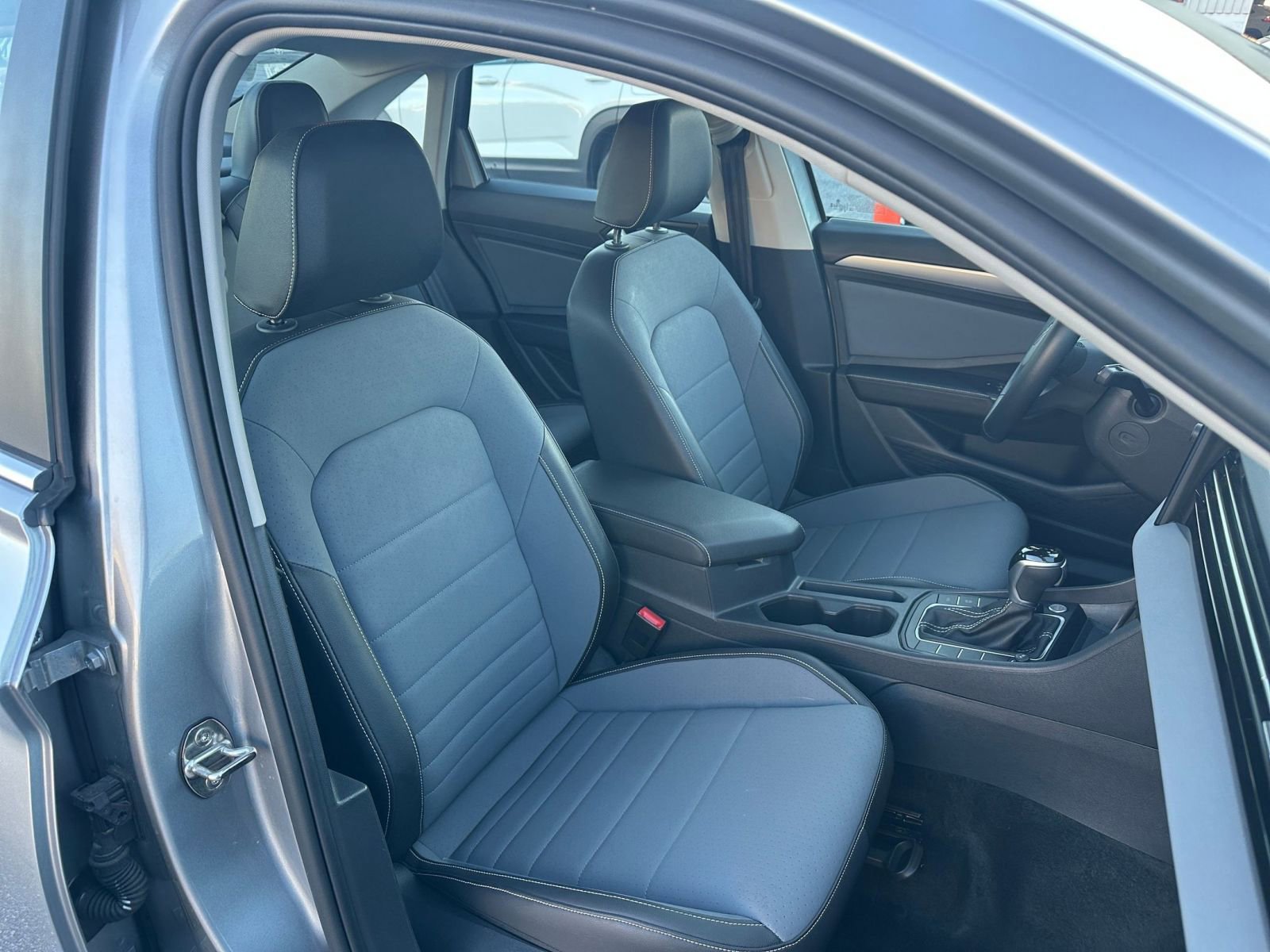 Thumbnail: 2025 Volkswagen Jetta - 35