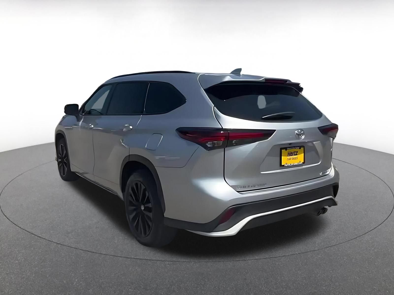 Thumbnail: 2025 Toyota Highlander - 11