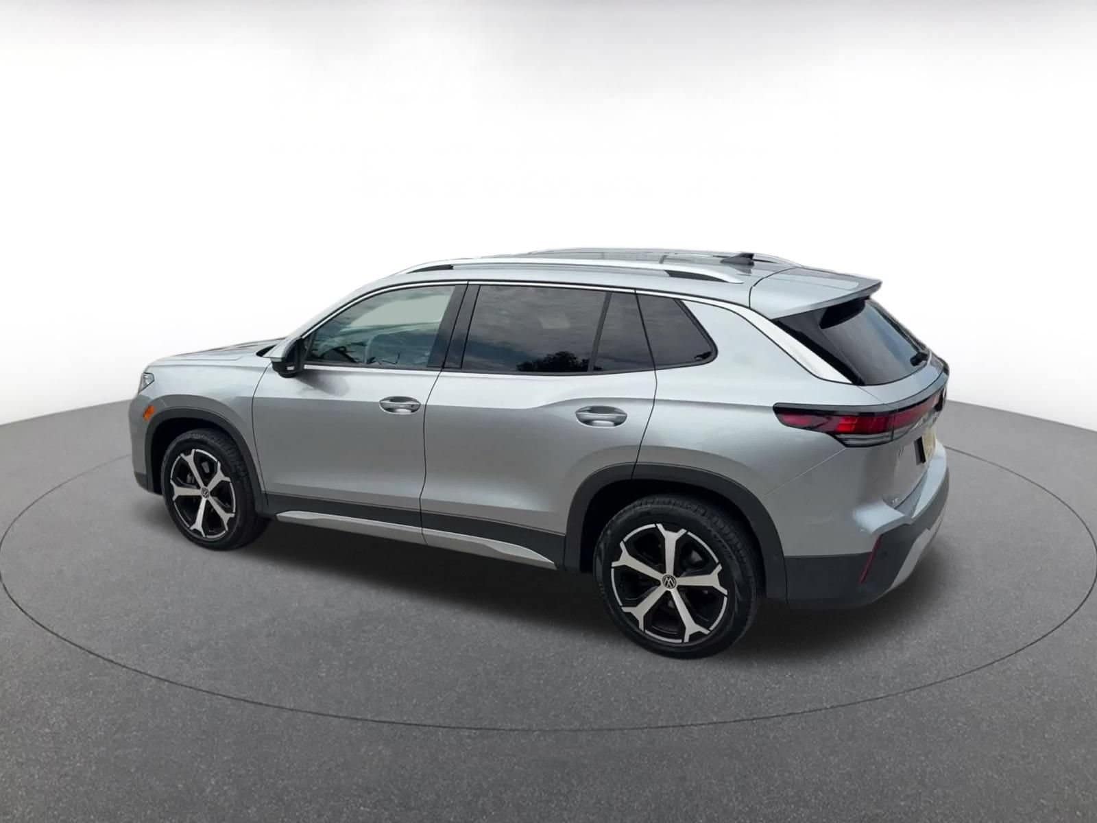 Thumbnail: 2026 Volkswagen Tiguan - 9