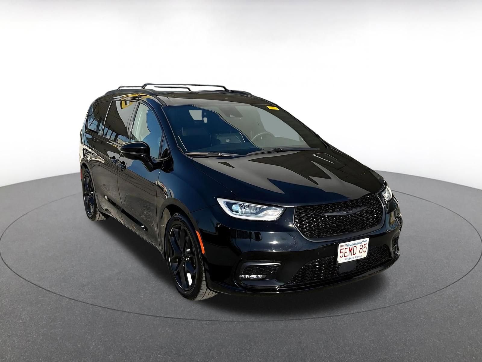 Thumbnail: 2025 Chrysler Pacifica - 1