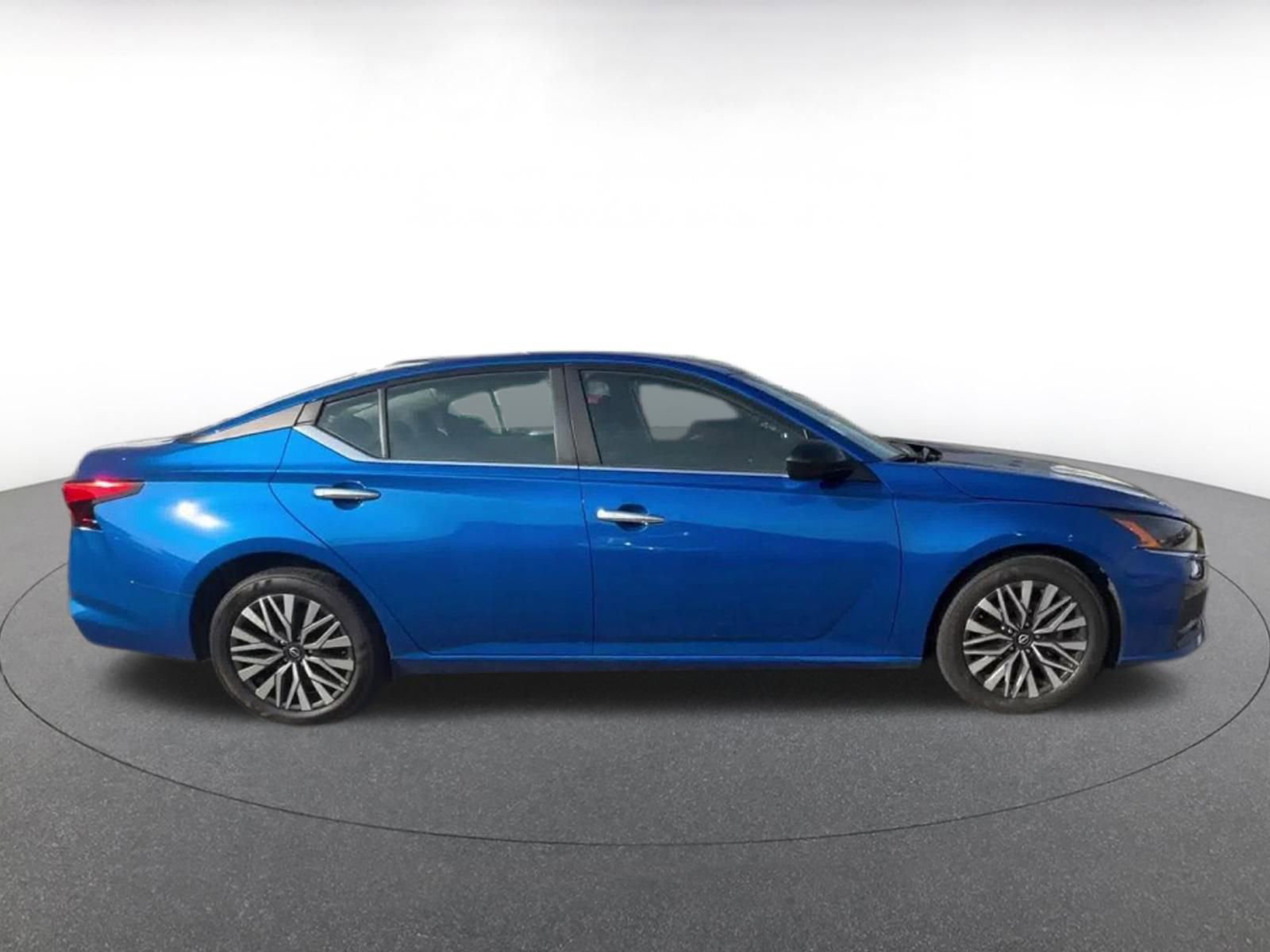 Thumbnail: 2025 Nissan Altima - 15