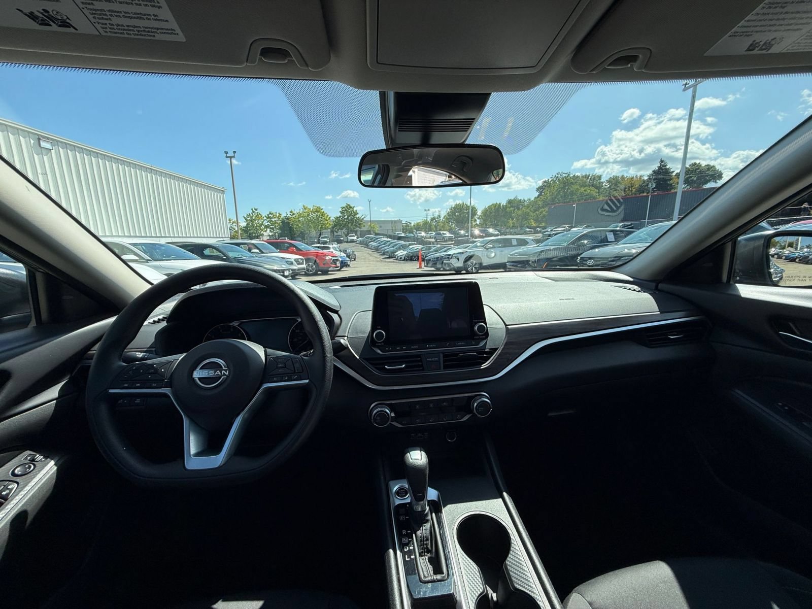 Thumbnail: 2025 Nissan Altima - 32
