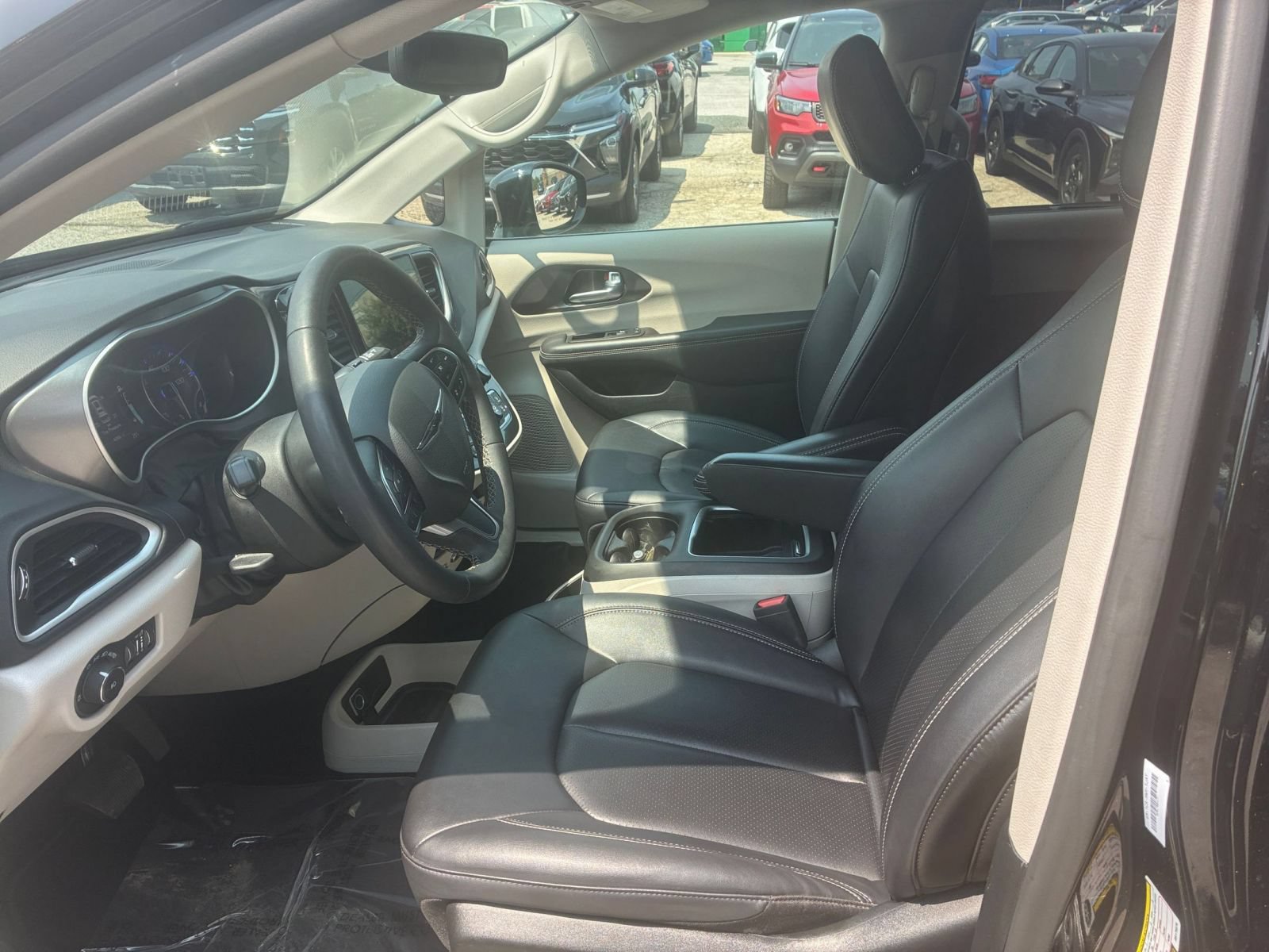 Thumbnail: 2024 Chrysler Pacifica - 21