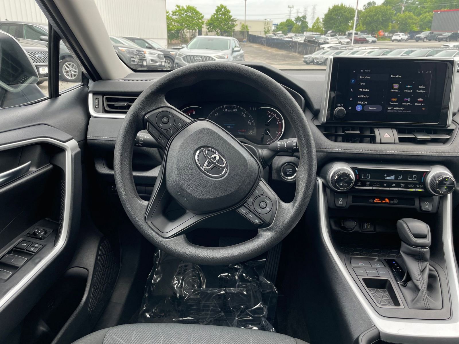 2024 Toyota RAV4 XLE 35