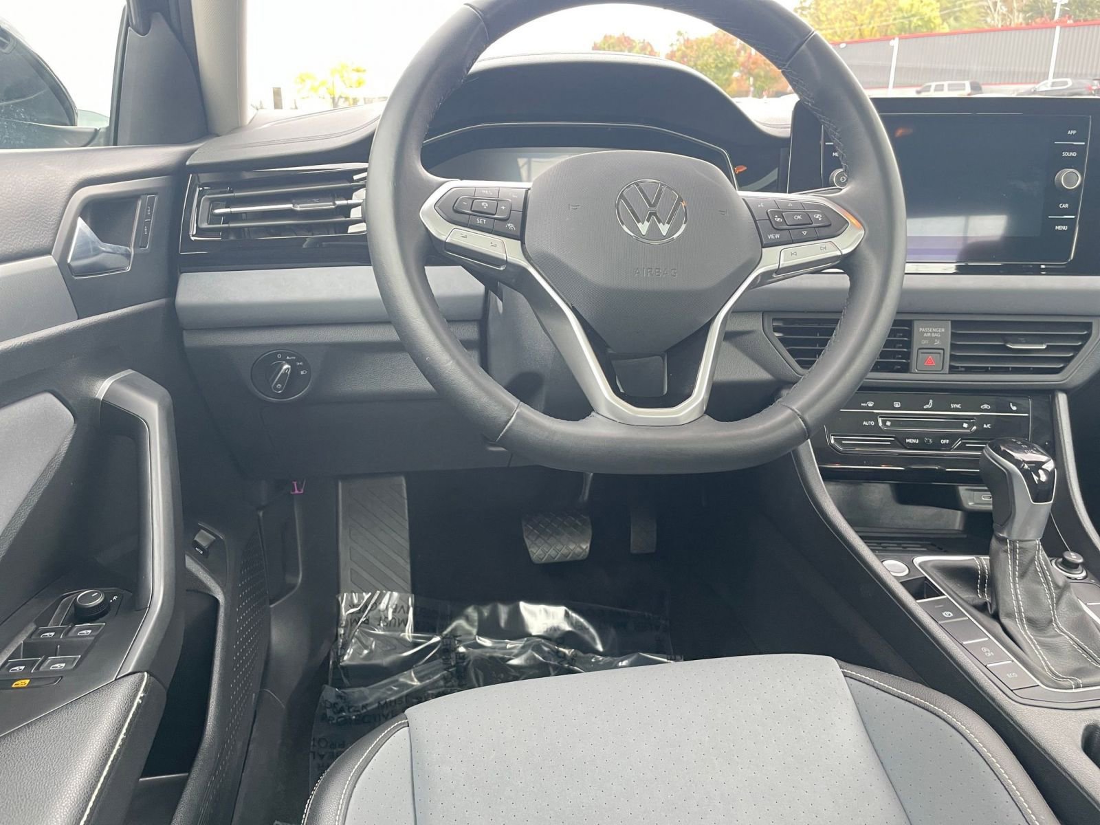 Thumbnail: 2025 Volkswagen Jetta - 34