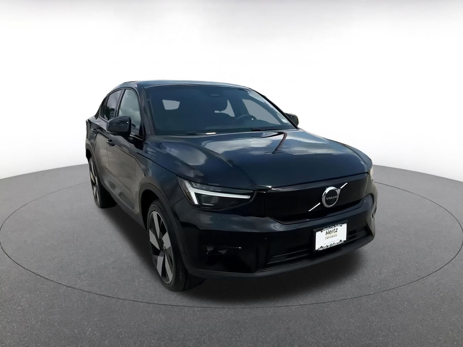 Thumbnail: 2023 Volvo C40 - 3