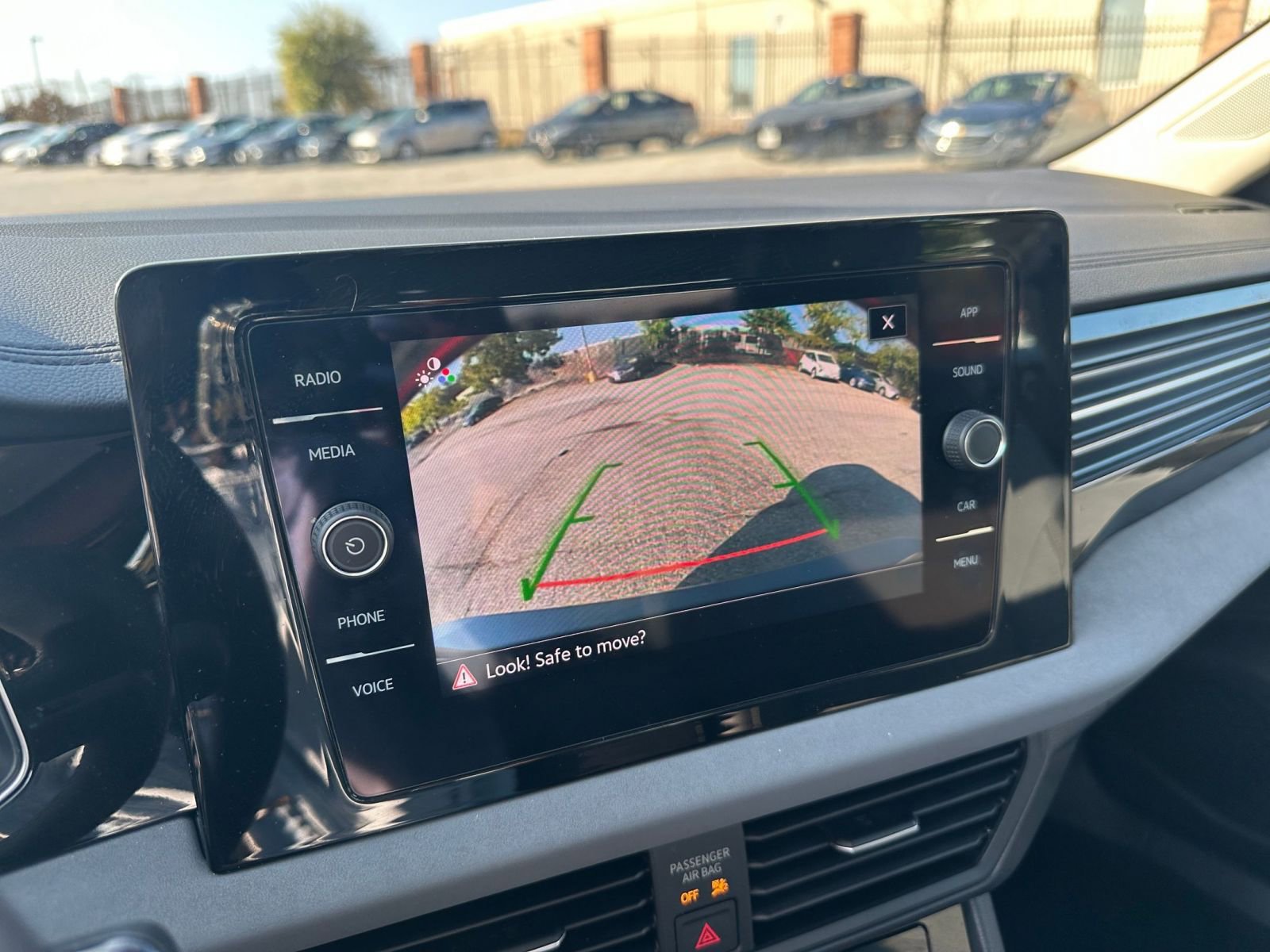 Thumbnail: 2025 Volkswagen Jetta - 17