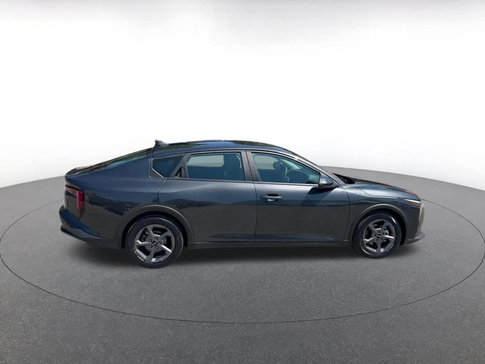 2025 Kia K4 LXS - Photo 12