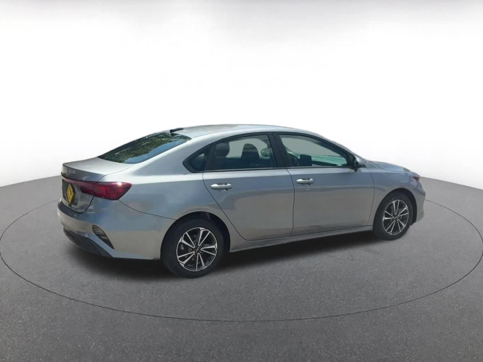 Thumbnail: 2024 Kia Forte - 14