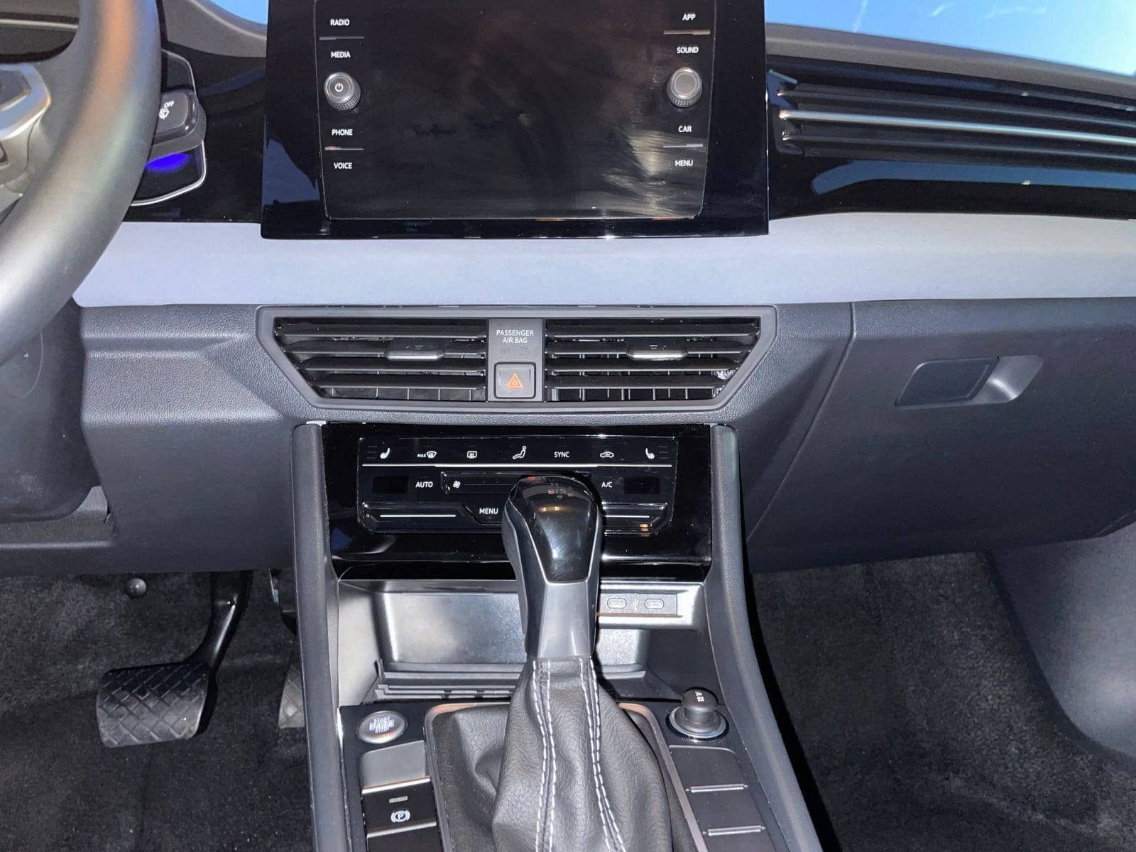 Thumbnail: 2025 Volkswagen Jetta - 18