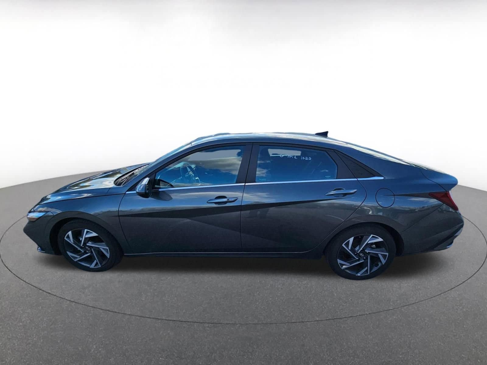 Thumbnail: 2025 Hyundai Elantra - 4