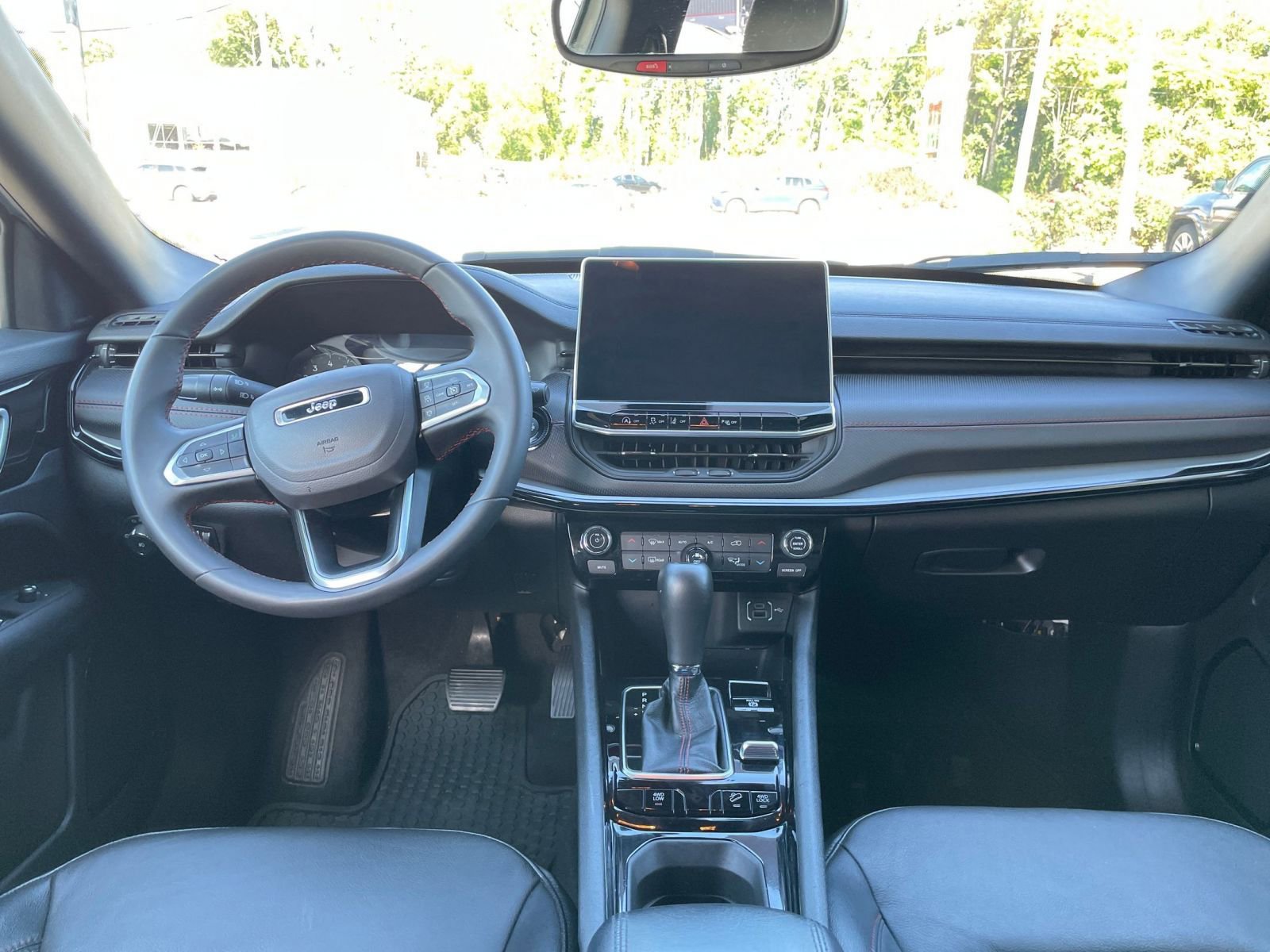Thumbnail: 2025 Jeep Compass - 32