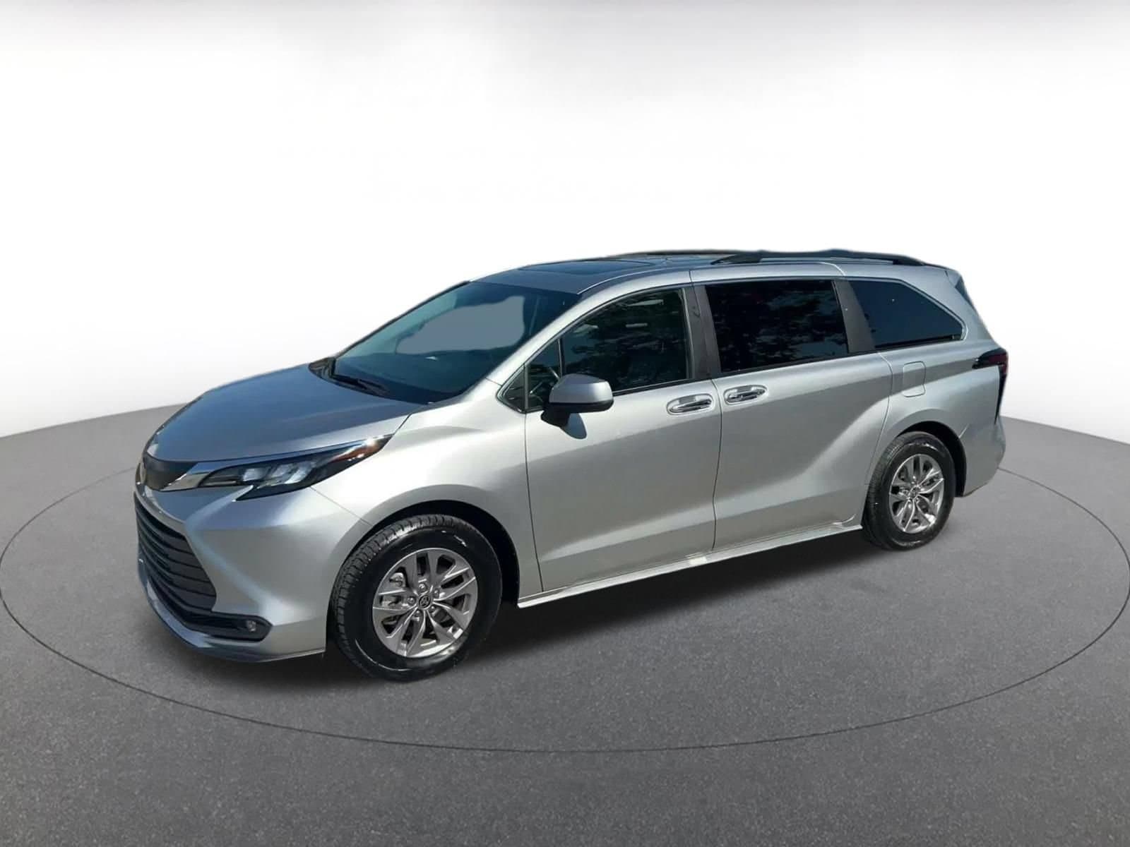 Thumbnail: 2025 Toyota Sienna - 7