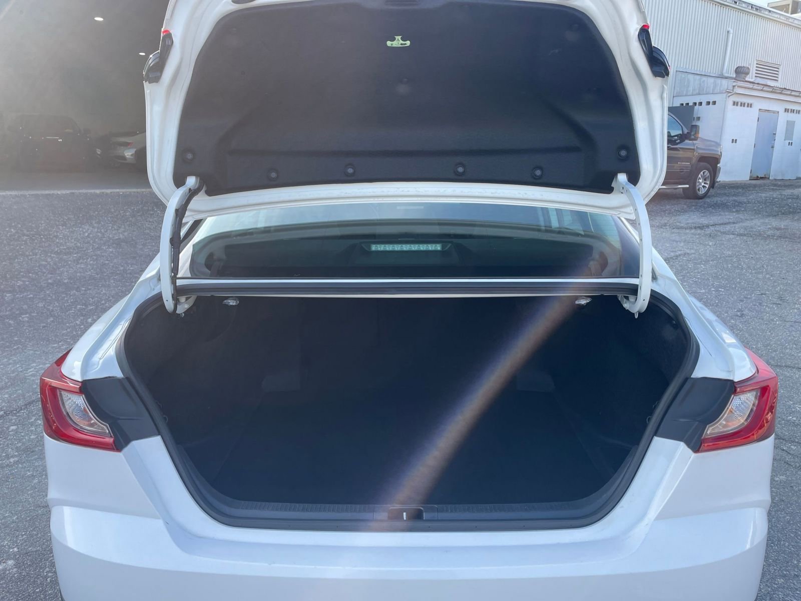 Thumbnail: 2025 Toyota Camry - 30