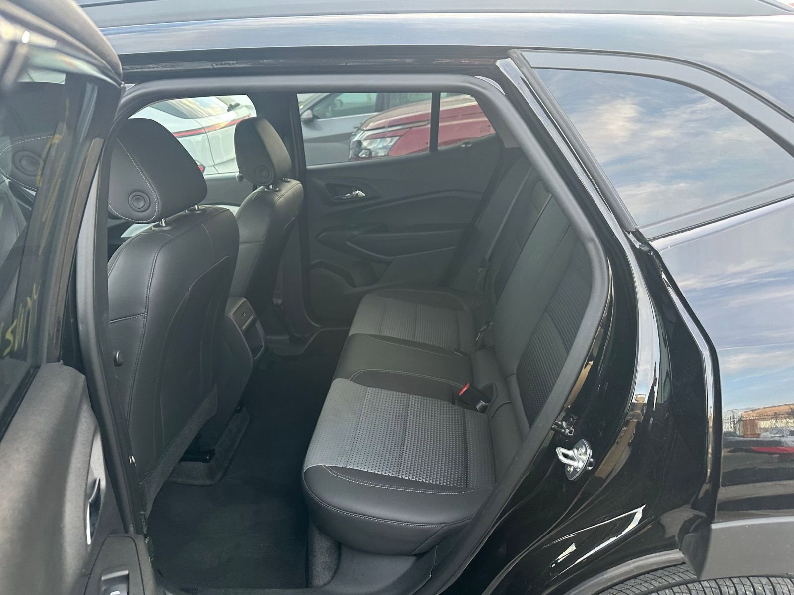 Thumbnail: 2025 Chevrolet Trax - 9