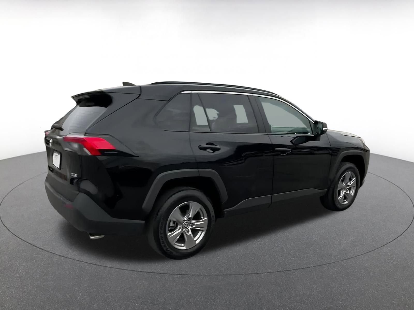 Thumbnail: 2025 Toyota RAV4 - 15