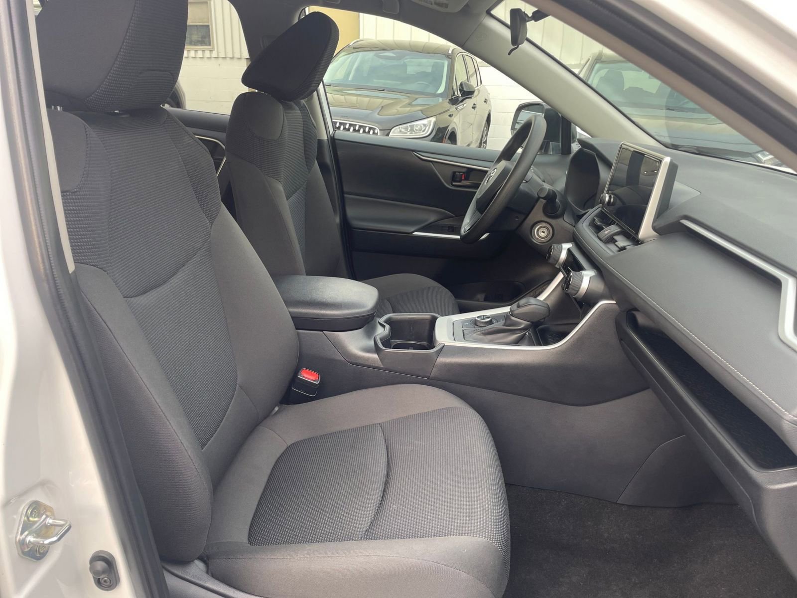 Thumbnail: 2025 Toyota RAV4 - 35