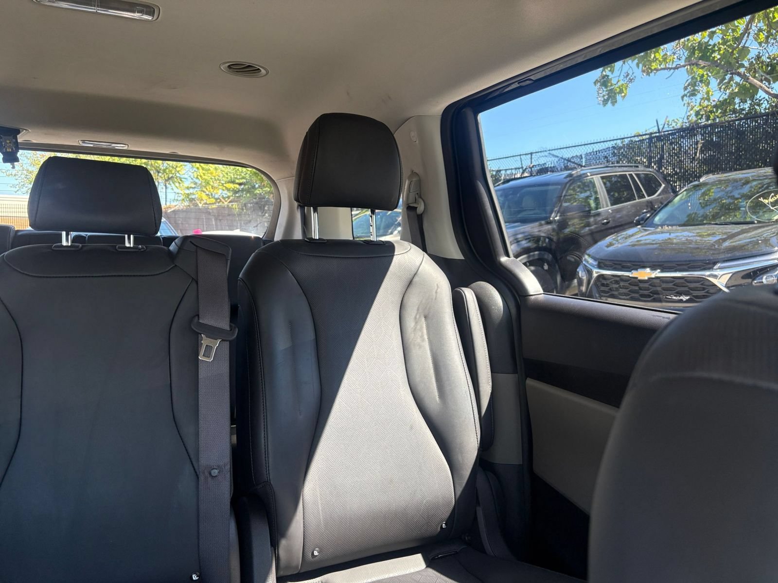 Thumbnail: 2026 Kia Carnival - 32