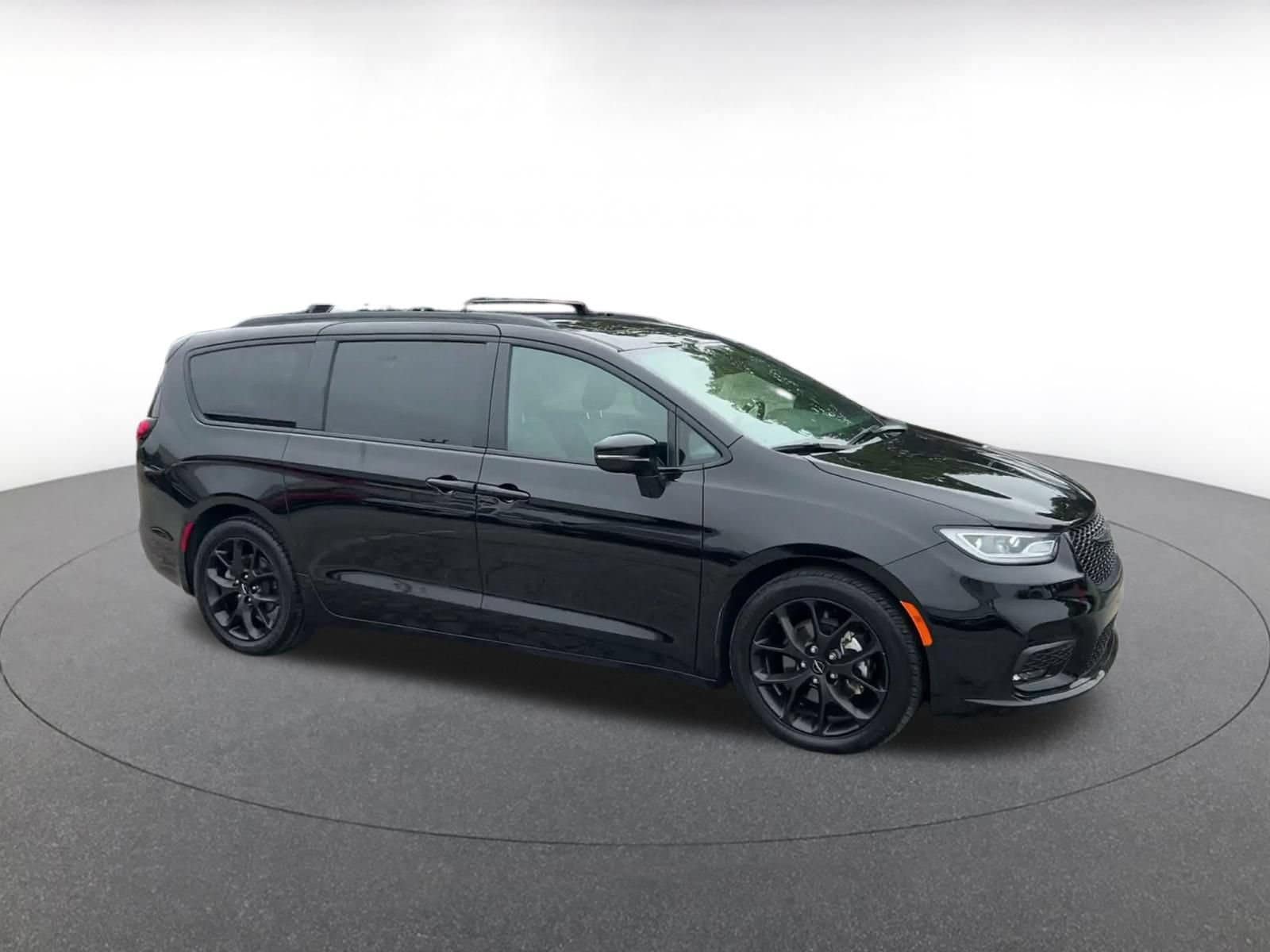 Thumbnail: 2025 Chrysler Pacifica - 2