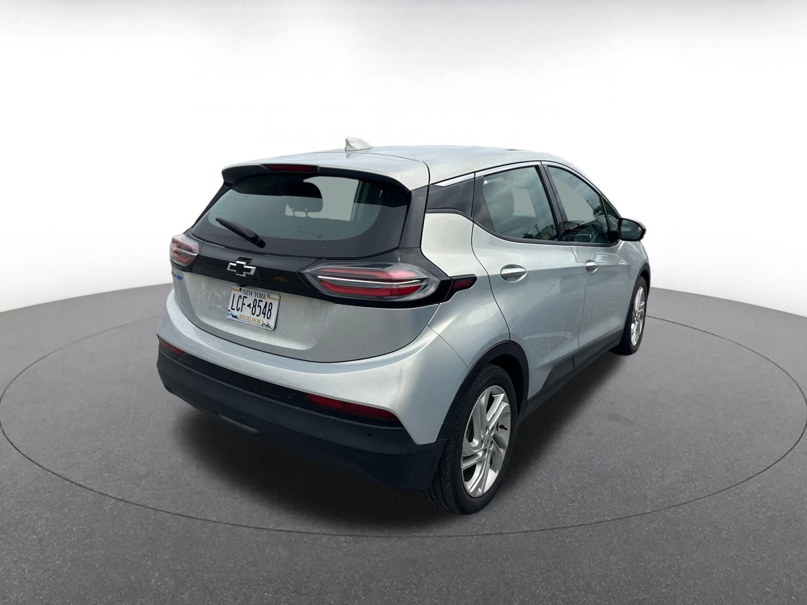 Thumbnail: 2023 Chevrolet Bolt EV - 6
