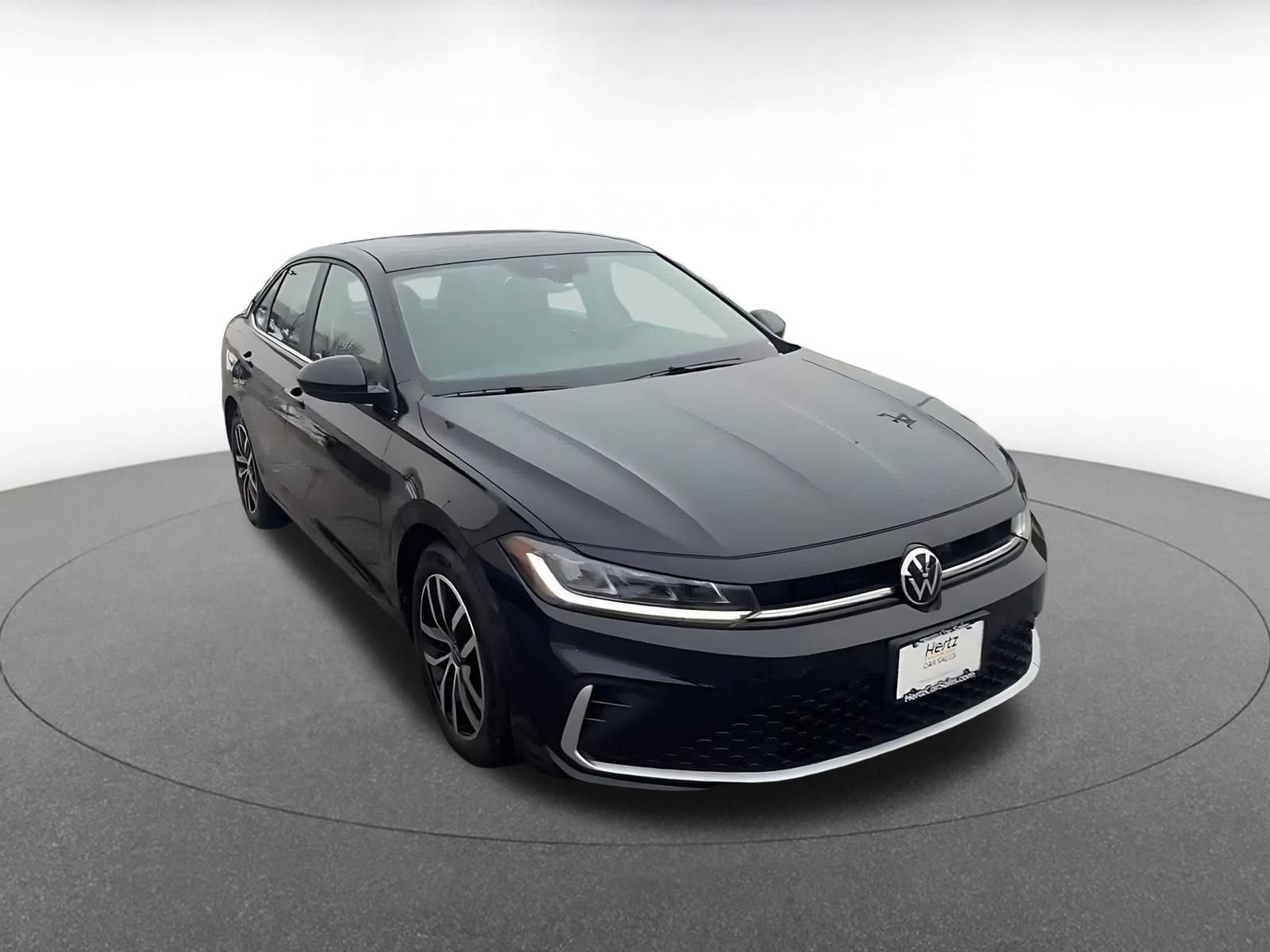 Thumbnail: 2025 Volkswagen Jetta - 3