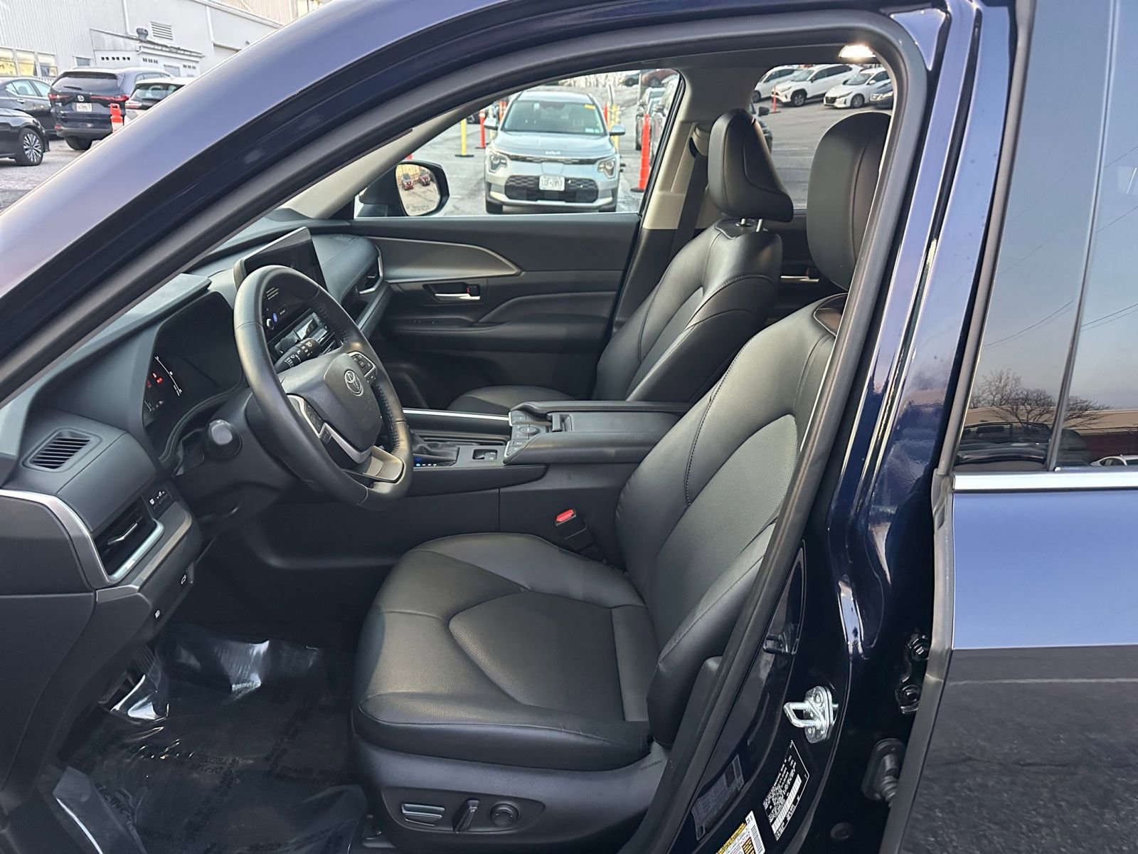 Thumbnail: 2025 Toyota Grand Highlander - 27