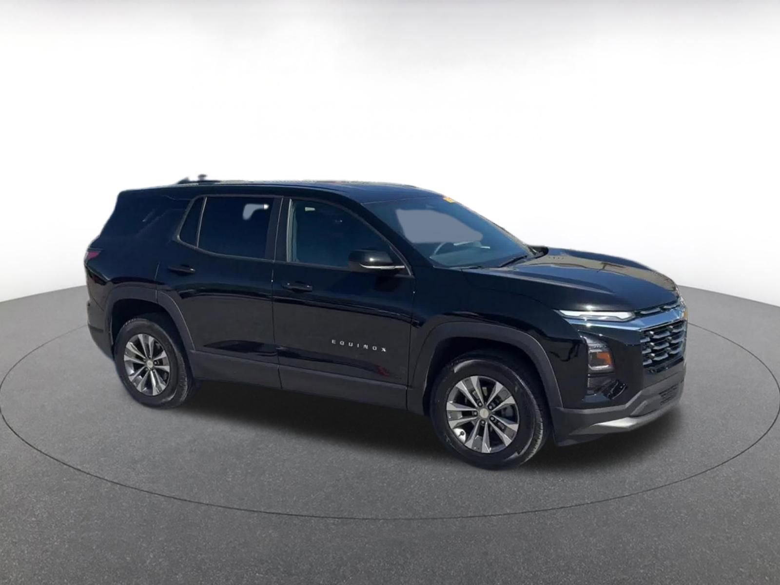 Thumbnail: 2025 Chevrolet Equinox - 2