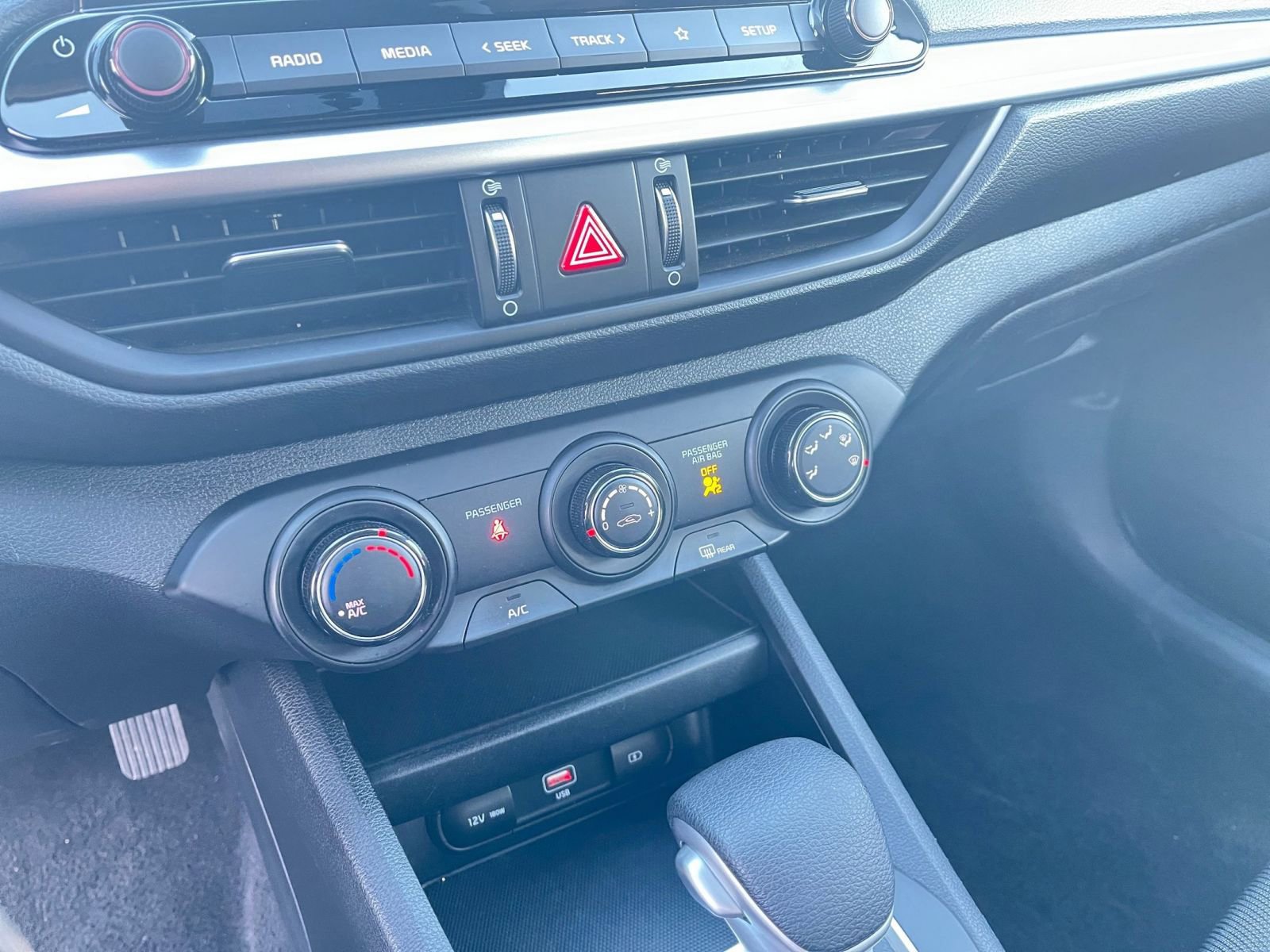 Thumbnail: 2024 Kia Forte - 17