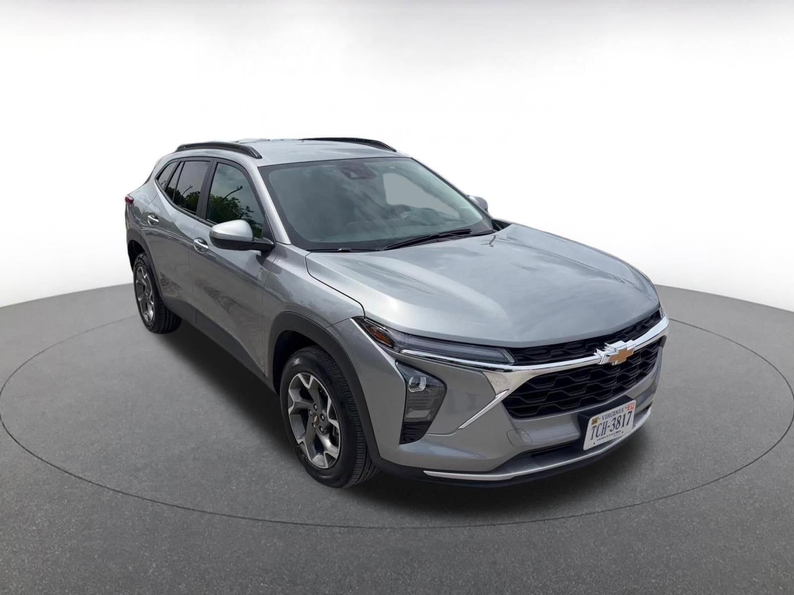 Thumbnail: 2025 Chevrolet Trax - 3