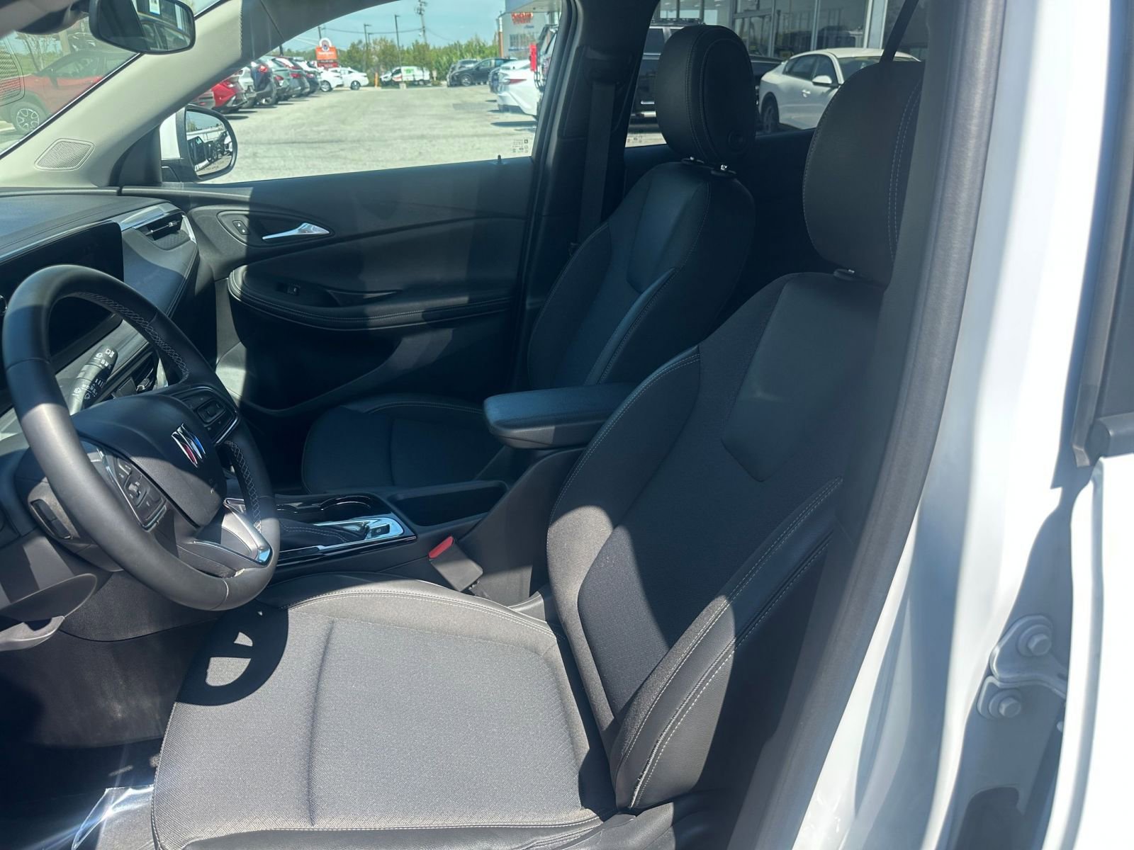 Thumbnail: 2025 Buick Encore GX - 25