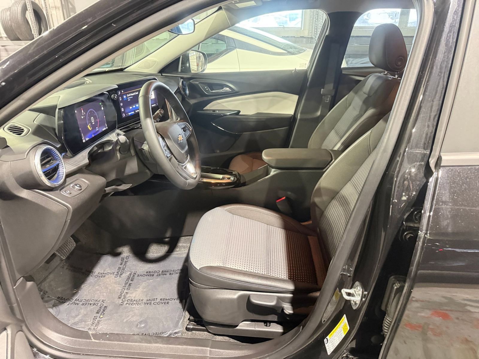 Thumbnail: 2025 Chevrolet Trax - 25