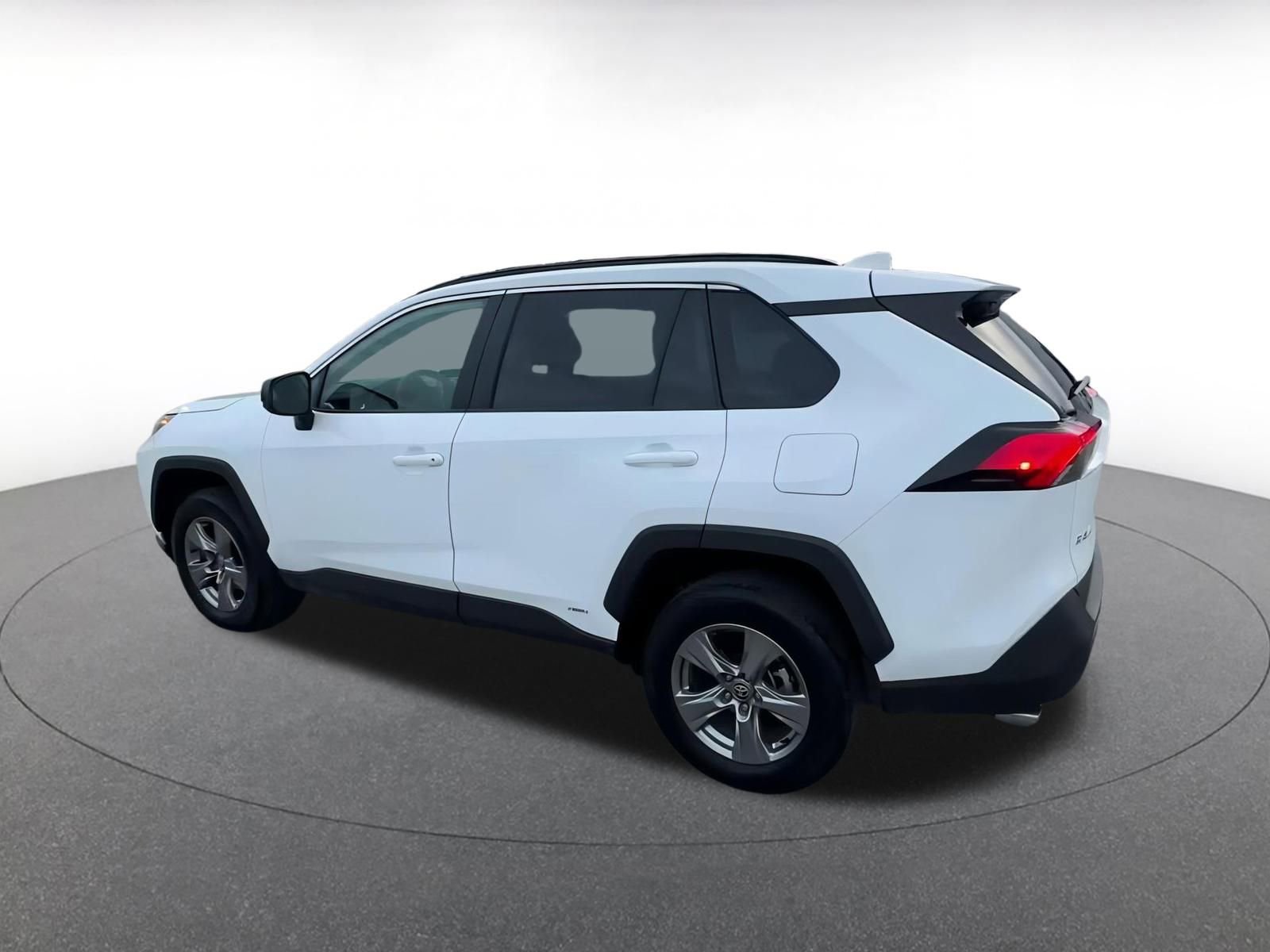 Thumbnail: 2025 Toyota RAV4 - 10