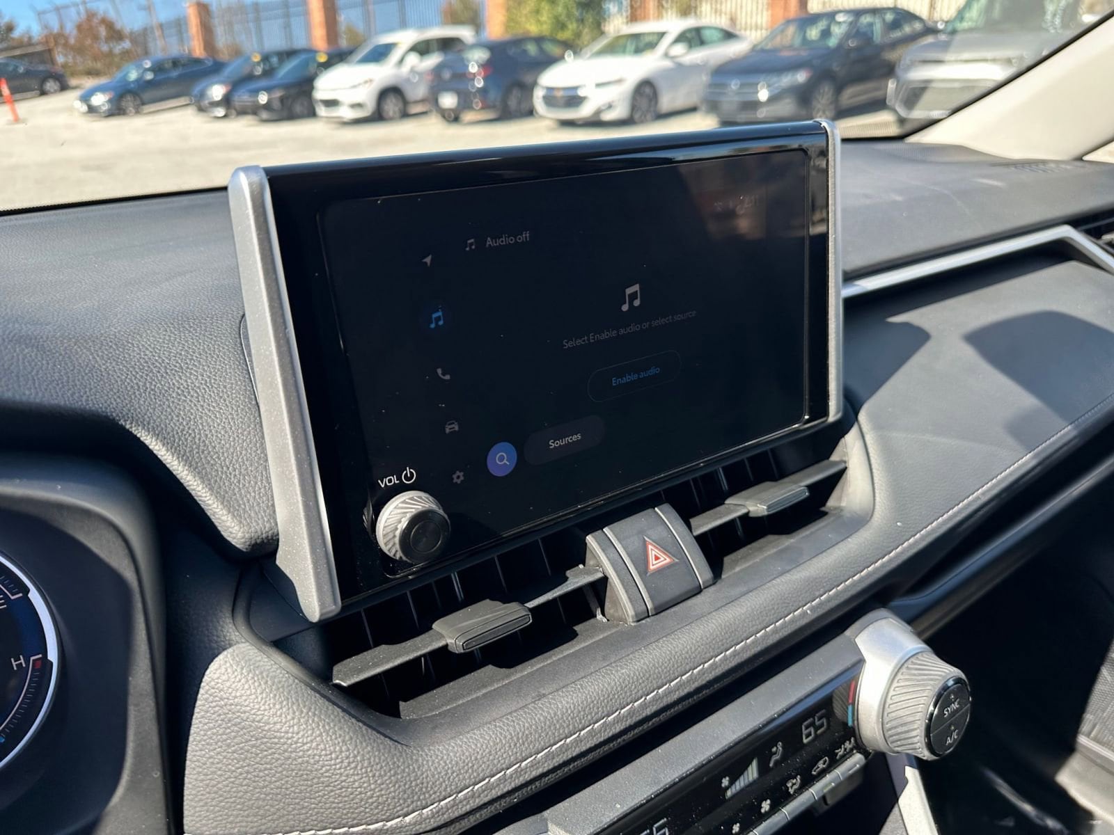 Thumbnail: 2025 Toyota RAV4 - 21