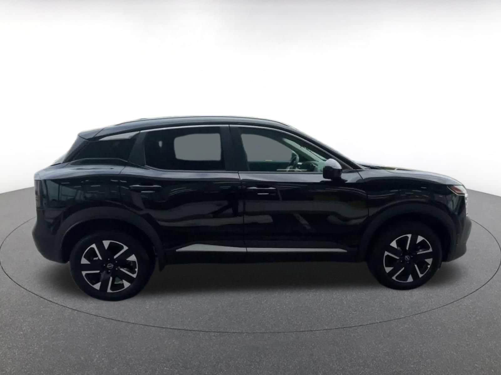 Thumbnail: 2026 Nissan Kicks - 16