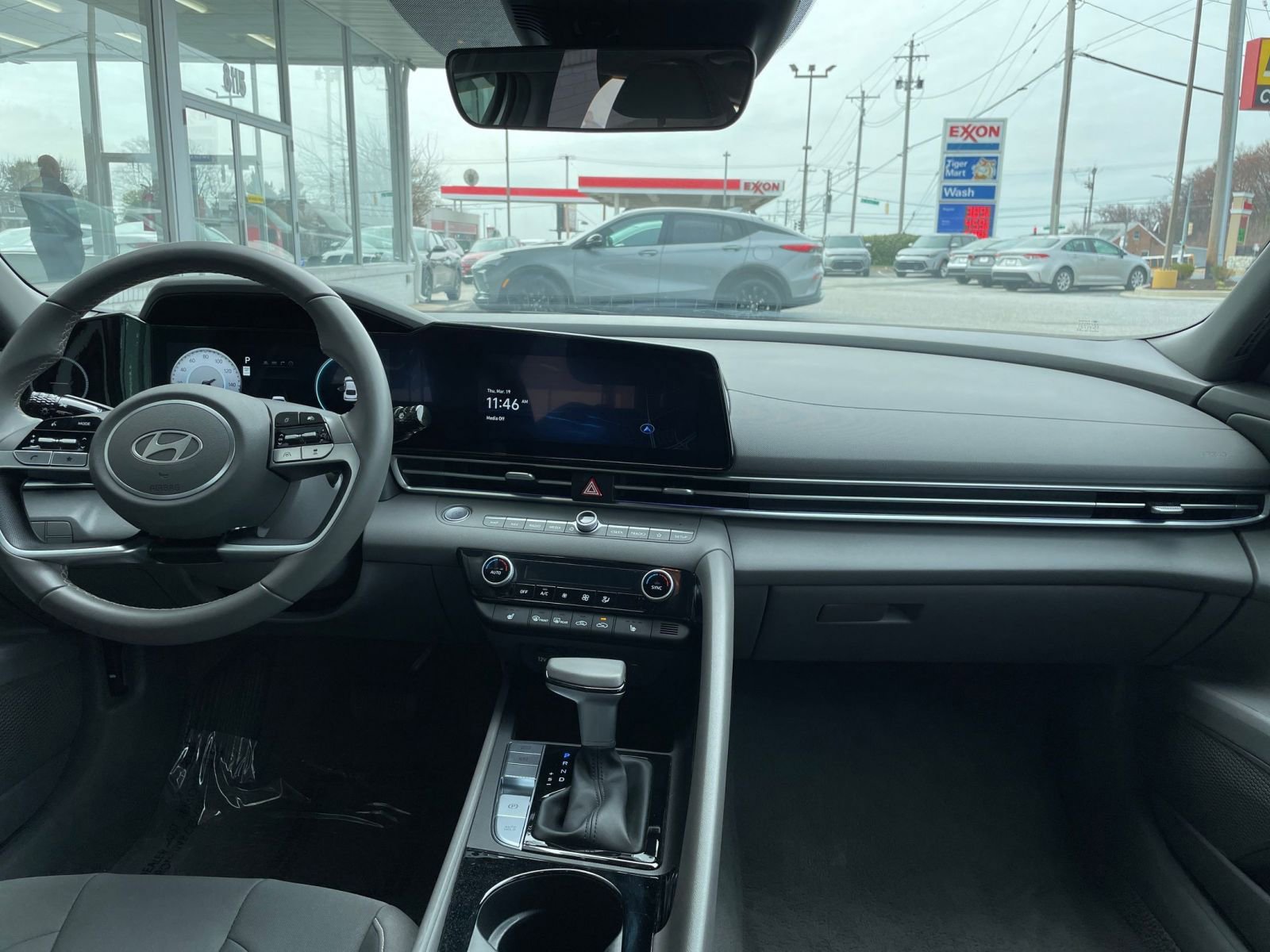 Thumbnail: 2025 Hyundai Elantra - 32