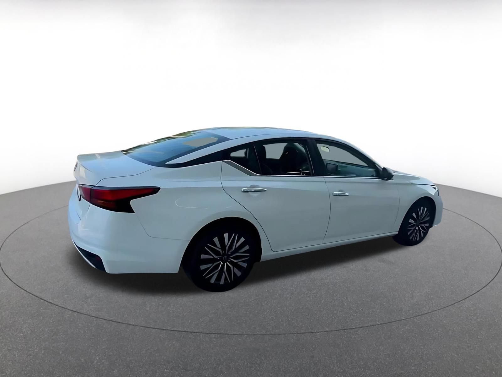 Thumbnail: 2025 Nissan Altima - 12