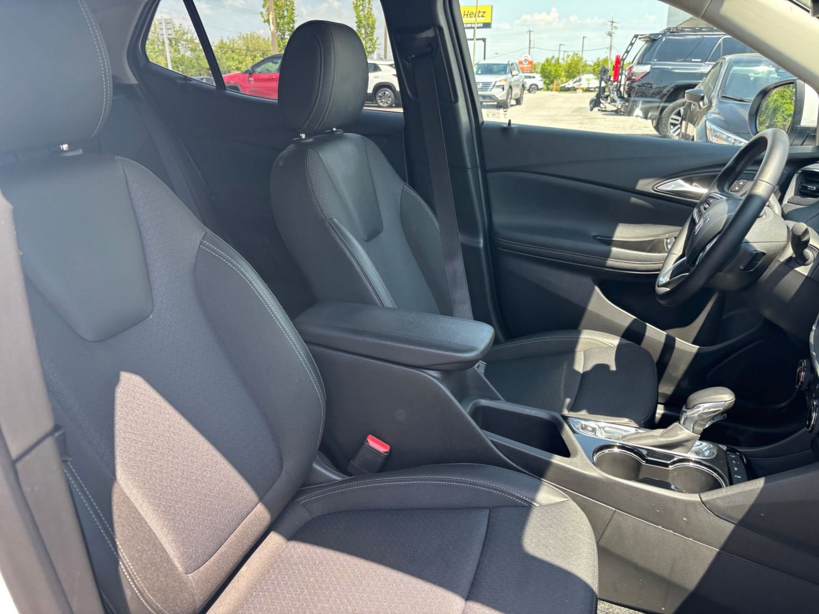 Thumbnail: 2025 Buick Encore GX - 31