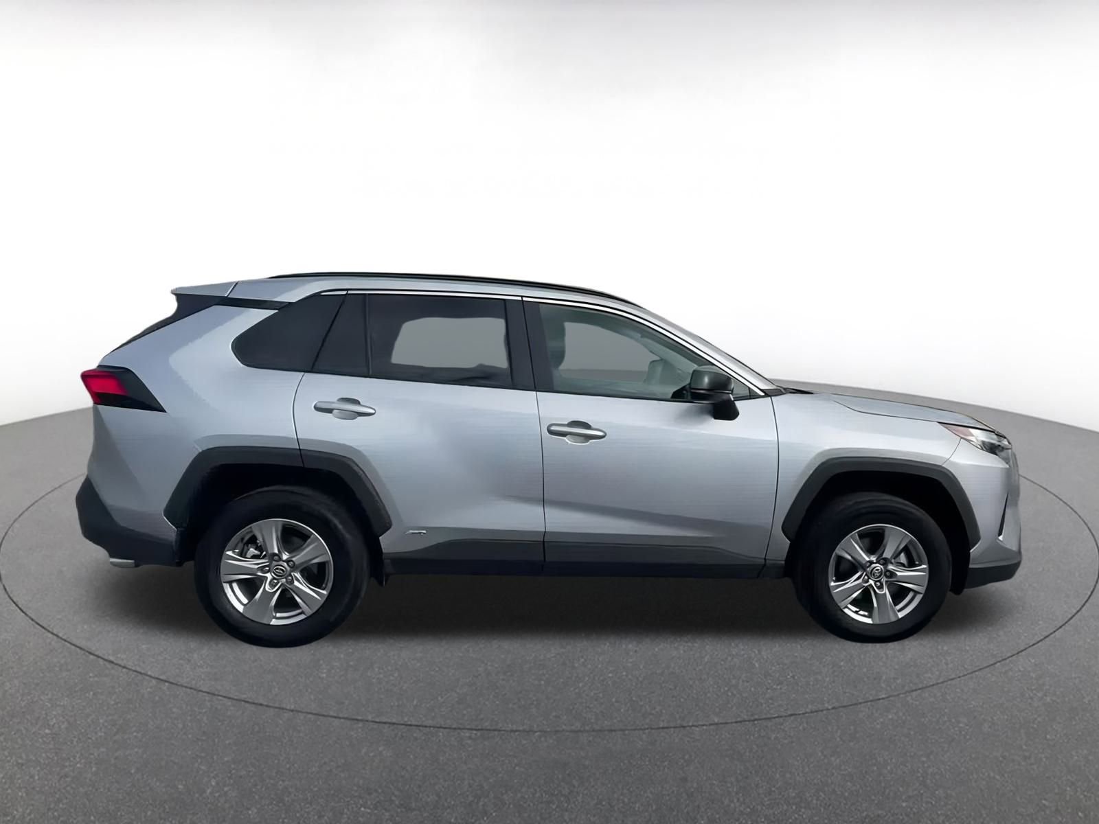 Thumbnail: 2025 Toyota RAV4 - 15