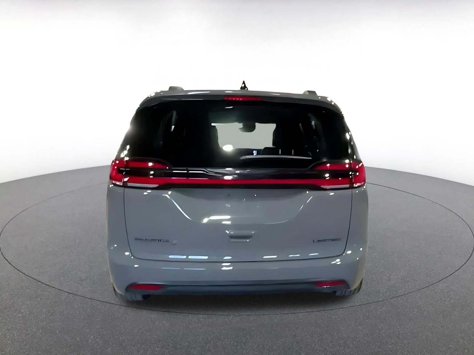 Thumbnail: 2025 Chrysler Pacifica - 10