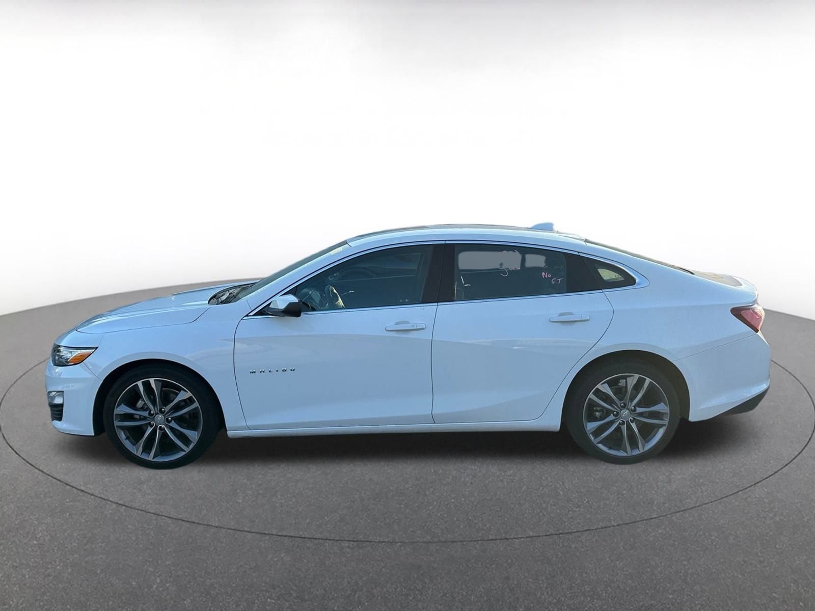Thumbnail: 2024 Chevrolet Malibu - 4