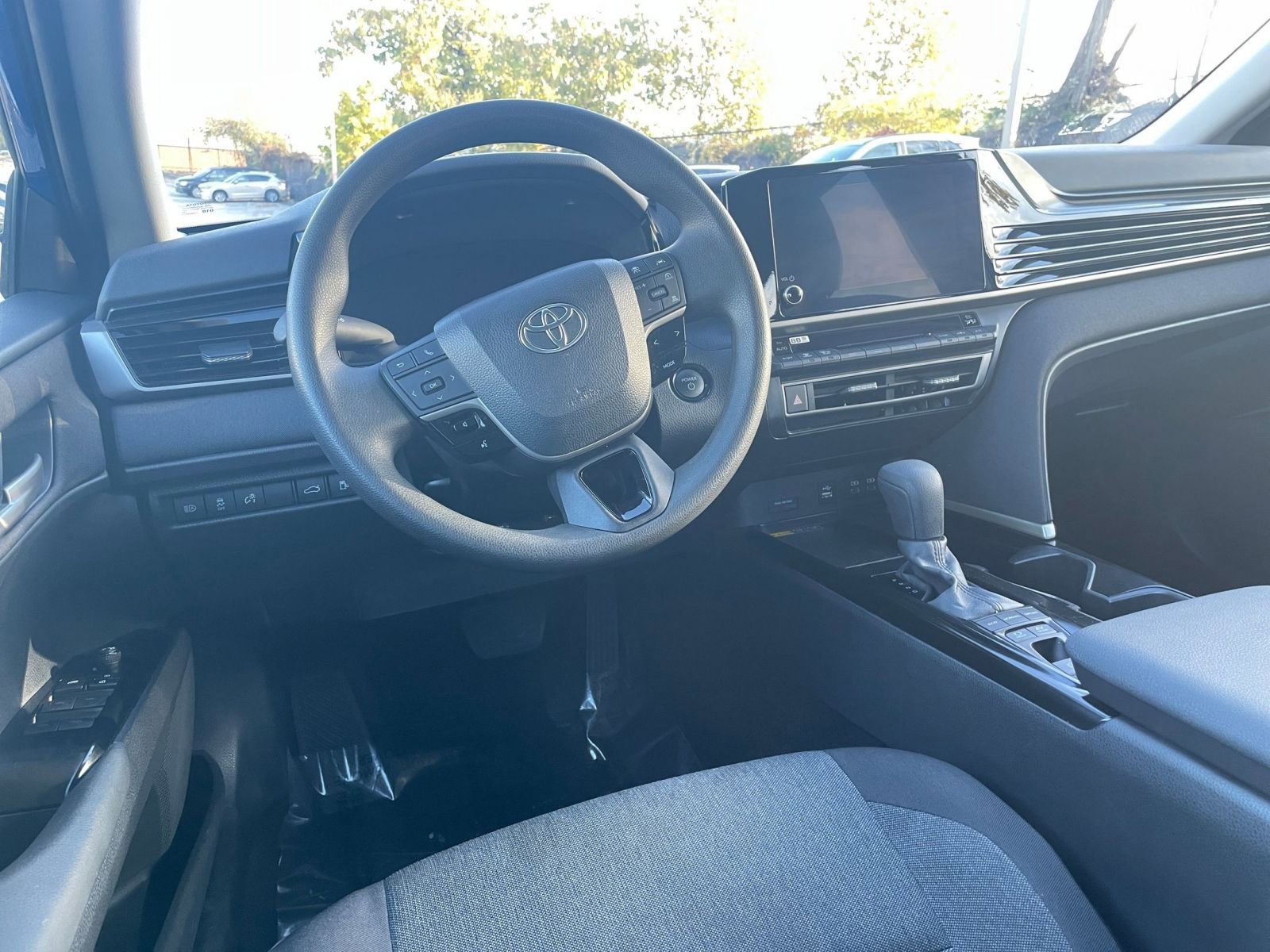 Thumbnail: 2025 Toyota Camry - 33