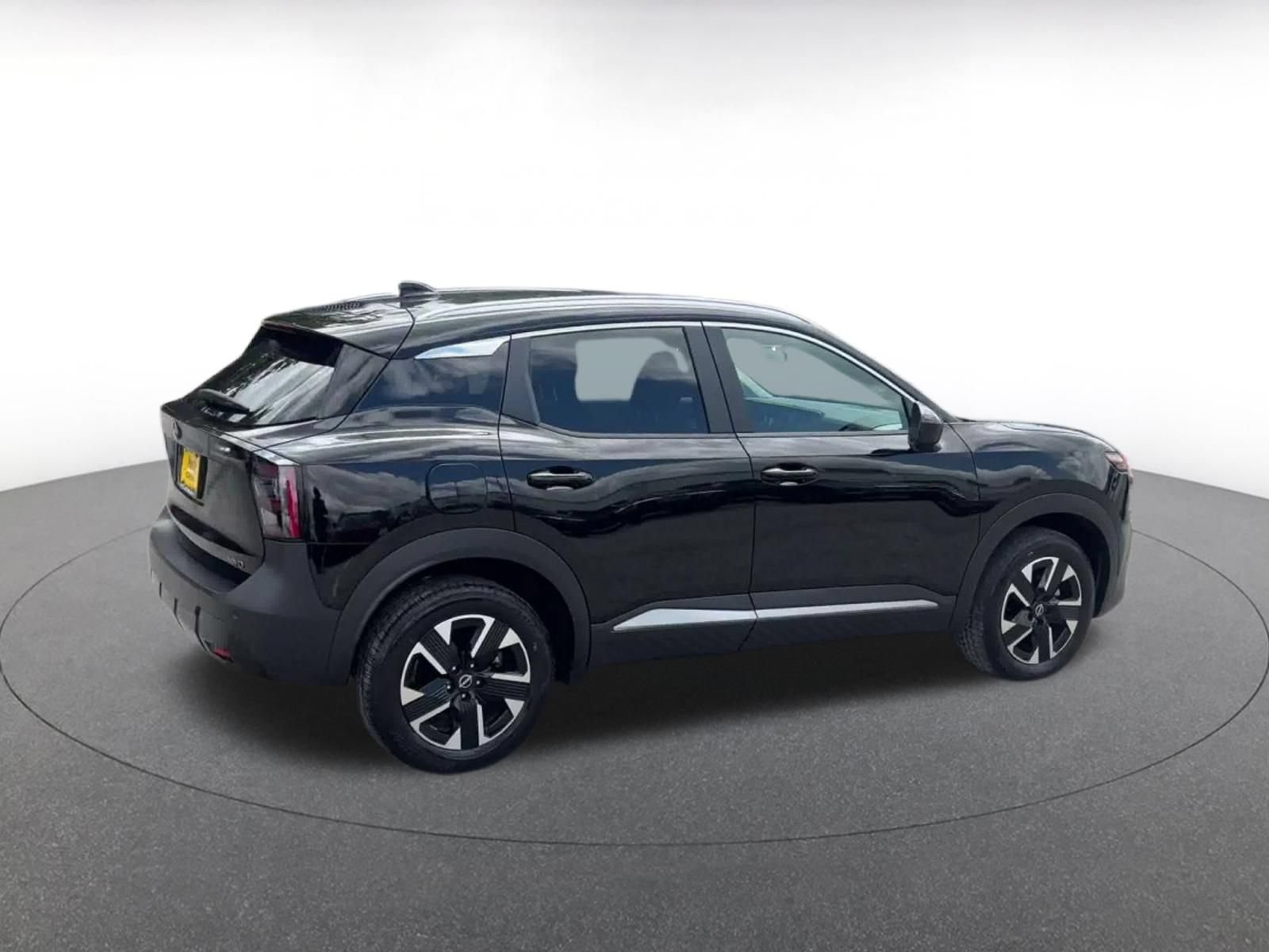 Thumbnail: 2026 Nissan Kicks - 11