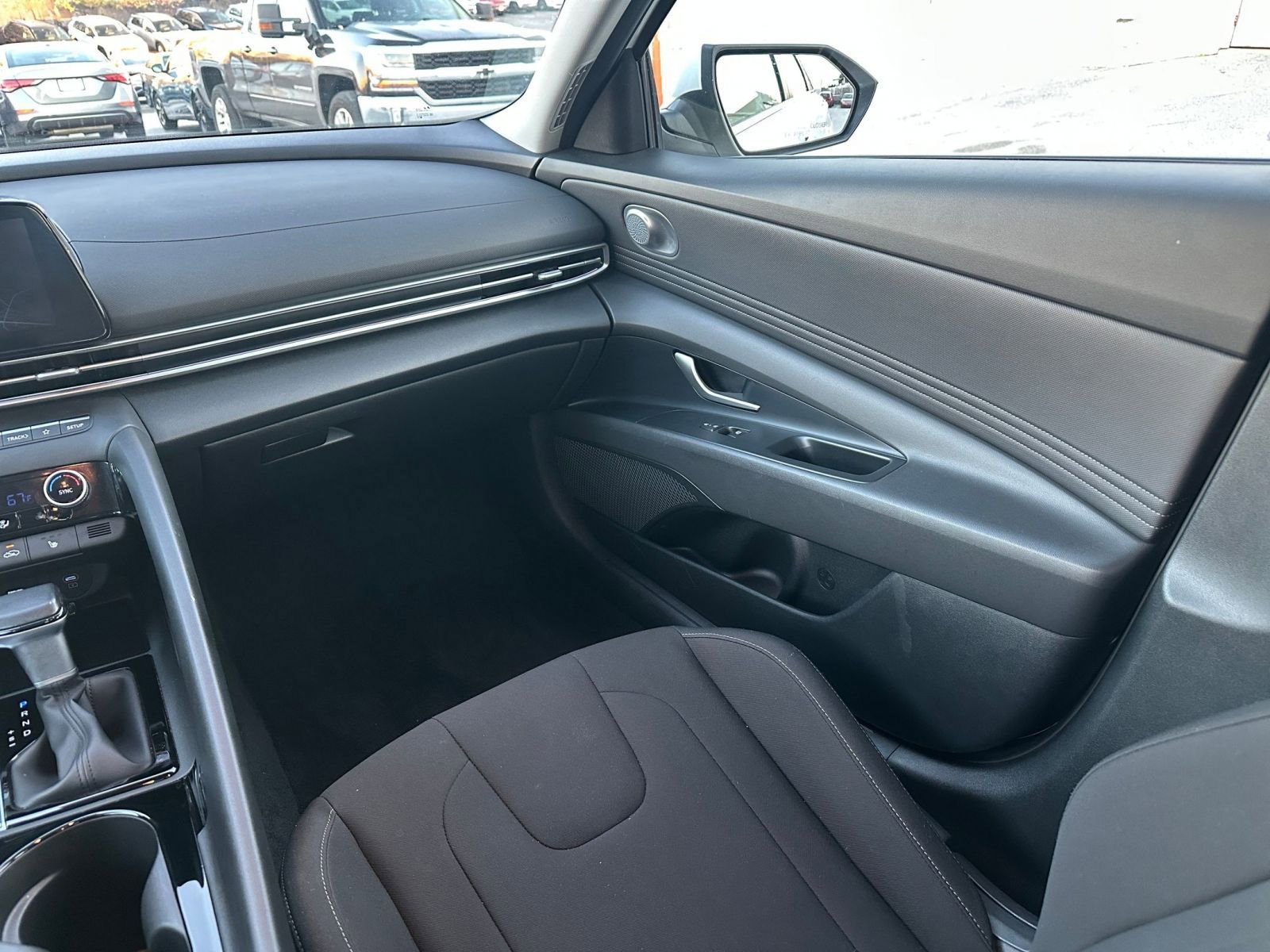 Thumbnail: 2025 Hyundai Elantra - 33