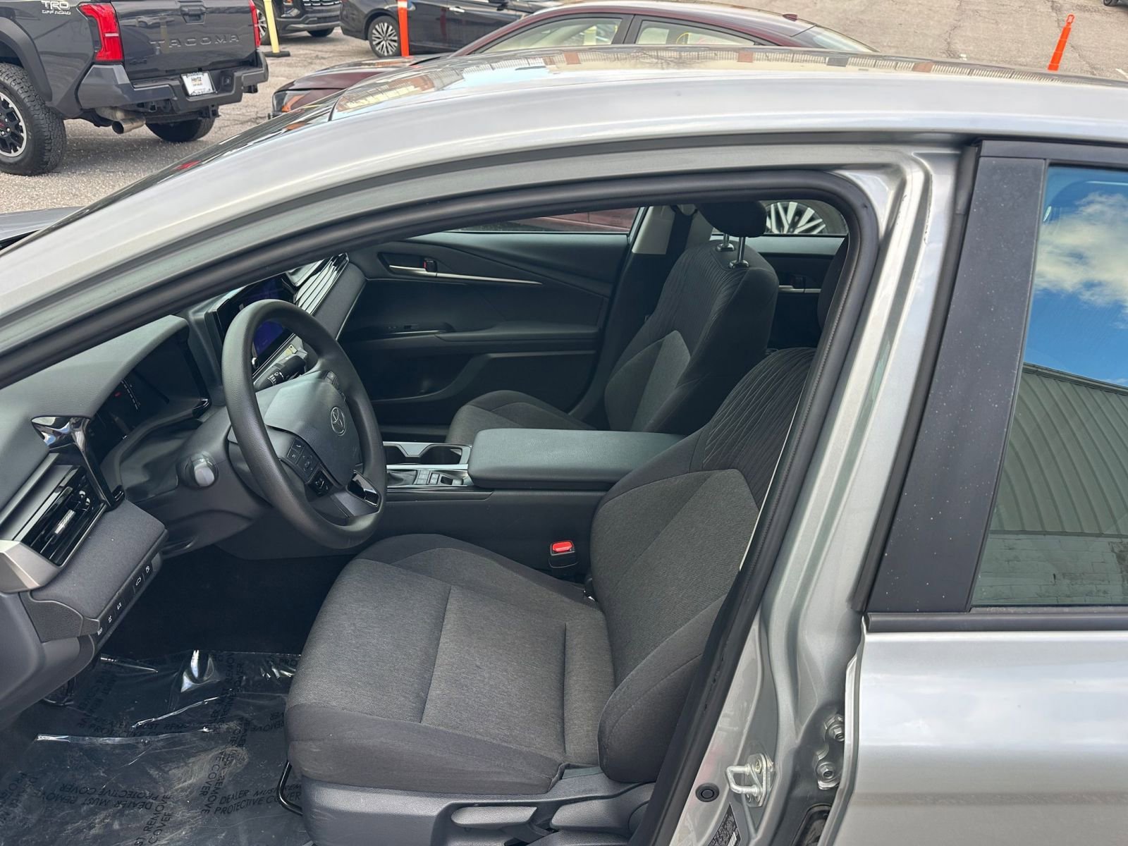 Thumbnail: 2025 Toyota Camry - 25