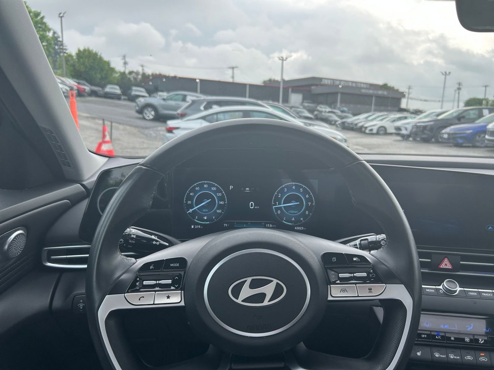 Thumbnail: 2025 Hyundai Elantra - 29