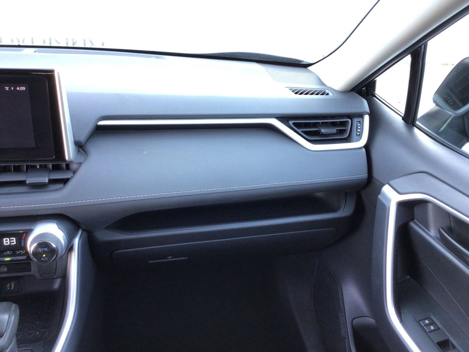 Thumbnail: 2025 Toyota RAV4 - 34